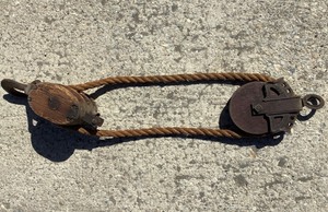 lot 46 image: Antique Block and Tackle