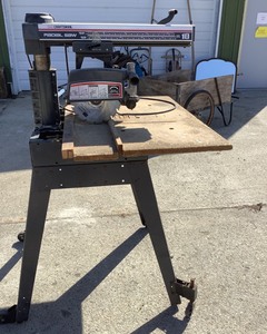lot 16 image: Radial Arm Saw