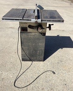 lot 22 image: Table Saw
