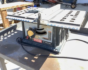 lot 19 image: Ryobi Table Saw