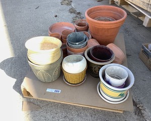 lot 72 image: Planters Pots
