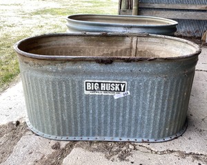 lot 7 image: Water Stock Tank
