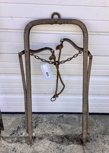 lot 33 image: Vintage Farm Hay Grapple