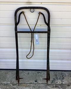 lot 31 image: Vintage Hay Grapple