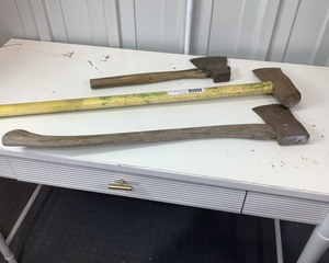 lot 170 image: Assorted Axes