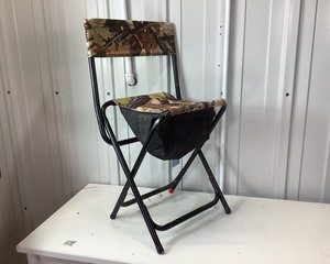 lot 167 image: Folding Camo Chair