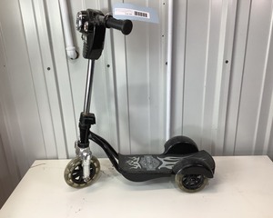 lot 147 image: Harley Davison Scooter