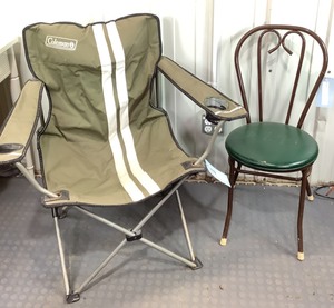 lot 58 image: 2 Chairs