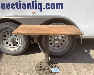 lot 15B image: Miter Saw Bench