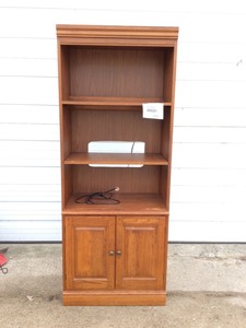 lot 27 image: Book Shelf