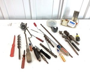 lot 116 image: Drill BitsScrewdrivers