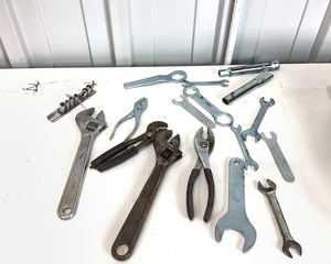 lot 115 image: WrenchesPliers