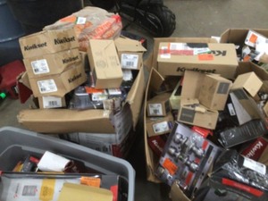 Lot of assorted door knobs and more original customer returns some are open box broken SEE PICS