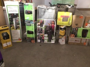 Lot whit assorted mailboxes customers returns