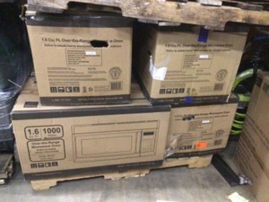Pallet with 5 assorted Microwaves original customers returns