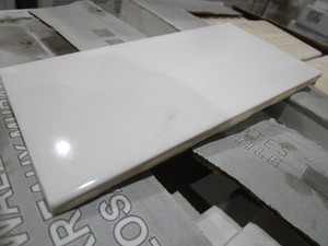 BRIGHT WHITE GLAZED CERAMIC WALL TILE