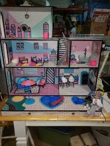 LOL Dollhouse wDolls & Accessories