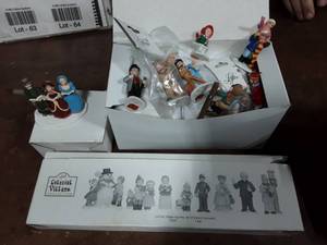 lot 58 image: Large Assortment Of Village Figures