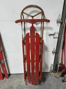 lot 111 image: 5 Steel Runner Sled