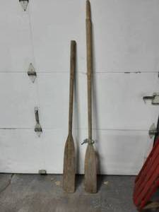 lot 117 image: Pair Of Oars