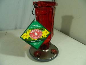 New Perky Pet Hummingbird Feeder