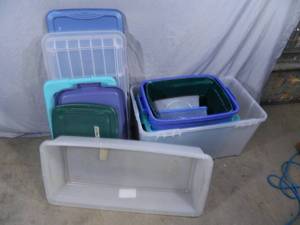 8 Assorted Totes with Lids