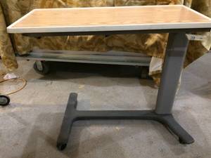 lot 4 image: HILL-ROM HEIGHT ADJUSTABLE WOOD GRAIN TOP OVERBED TV TRAY TABLE - NICE CONDITION