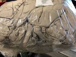 LaCrosse Medium Warmth Feather Tan Queen Down Comforter, C3F4-Q-FTHR-TAN, NEW