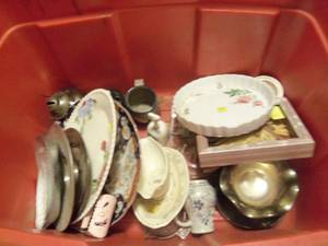 lot 22 image: Assorted Home Dcor...