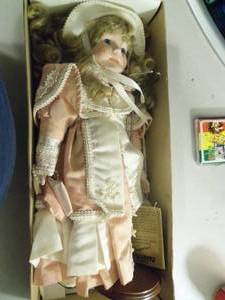 lot 20 image: 1pc. Seymour Mann Porcelain Doll wi...