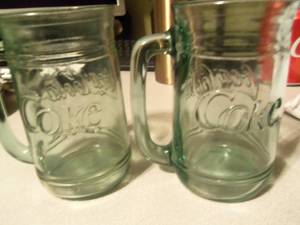 lot 64 image: 4pcs. Cocoa Cola cups...