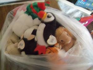 lot 128 image: Bag of 15 Assorted Beanie Babies...