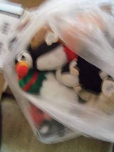 lot 129 image: Bag of 15 Assorted Beanie Babies...