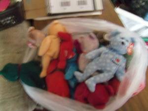 lot 131 image: Bag of 15 Assorted Beanie Babies...