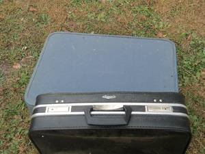 lot 144 image: 2 Vintage Suitcases...