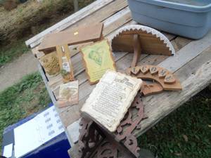 lot 156 image: Lot of shelves and wall dcor...