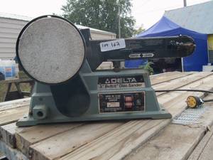 lot 162 image: Delta 4 belt  6 Disc sander  WOR...
