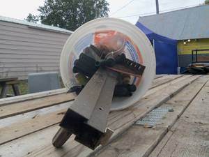 lot 168 image: Bucket of Golfing tools...
