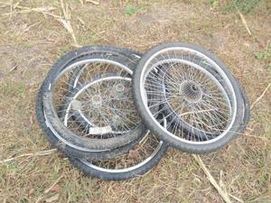 lot 170 image: Lot of Bike tires...