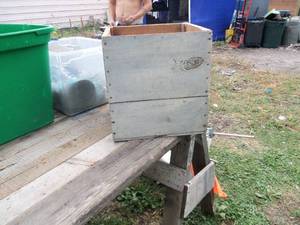 lot 181 image: 30lb wooden Box Monarch teenie wee...