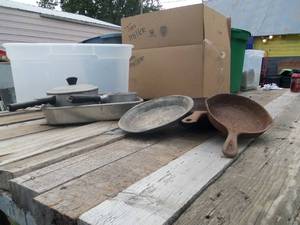 lot 186 image: Cast aluminum and cast Iron pots an...