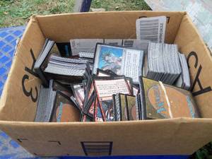 lot 187 image: Box of about 1,000 Magic the gather...