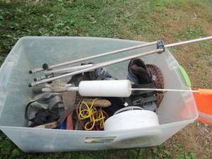 lot 196 image: Assorted outdoor tool lot...