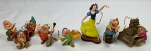 lot 51 image: Disney Collectible WDCC Snow White and the Seven Dwarfs Porcelain Ornament Set, NLE #29335000