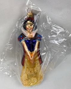 lot 59 image: Disney Collectible Christopher Radko Snow White Glass Ornament from Snow White and the Seven Dwarfs 1997 New in sealed cellophane