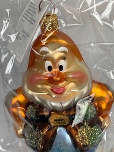 lot 63 image: Disney Collectible Christopher Radko Happy Glass Ornament from Disney Snow White and the Seven Dwarfs 1997 Collection, New in sealed cellophane bag