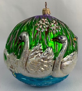 lot 84 image: Christopher Radko Seven Swans A-Swimming Glass Ornament from 1999 The Twelve Days of Christmas Series, NLE