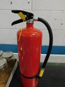 lot 8 image: 1 - Fire Extinguisher