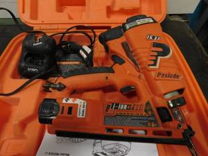 lot 26 image: Paslode Cordless 16 Gauge Nailing Gun