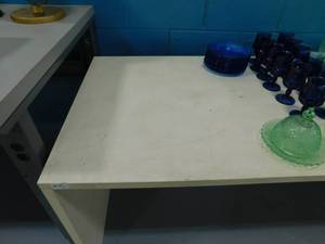 lot 30 image: White Work Station